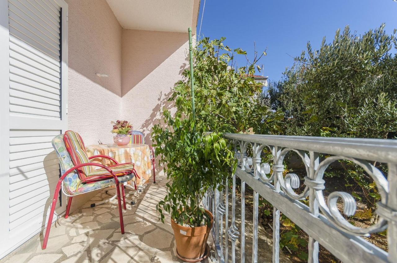 Apartment And Rooms Ema Vodice Zewnętrze zdjęcie